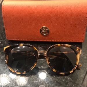 Tory Burch Round Tortoise Sunglasses
